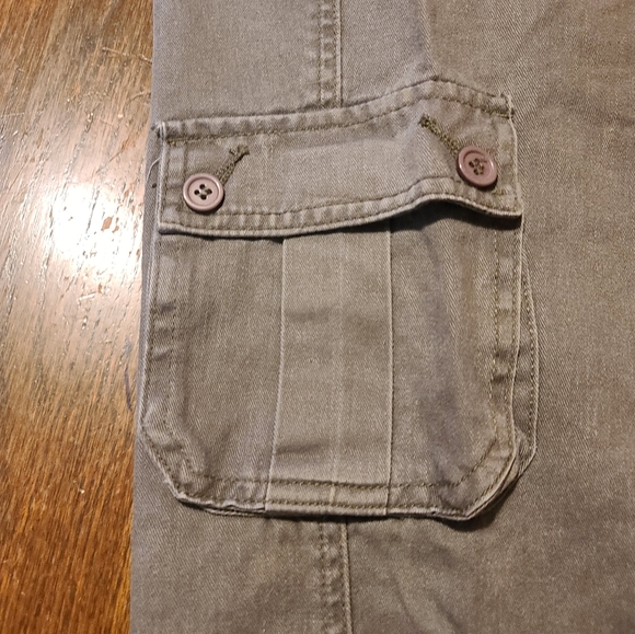 Cooper Key Olive Green Capris 13 - Picture 6 of 10